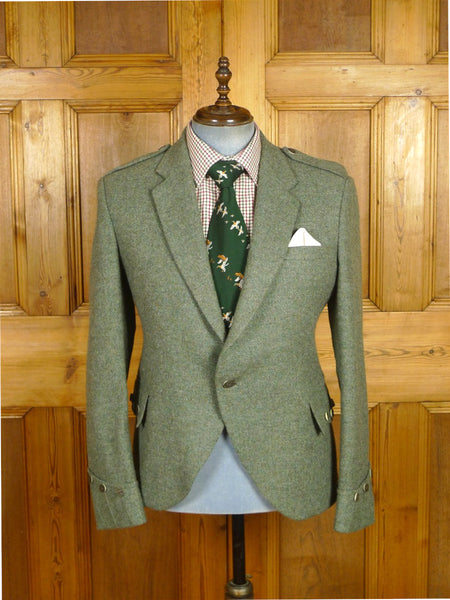 26/0478 immaculate green tweed kilt jacket w/ staghorn buttons 42 regular