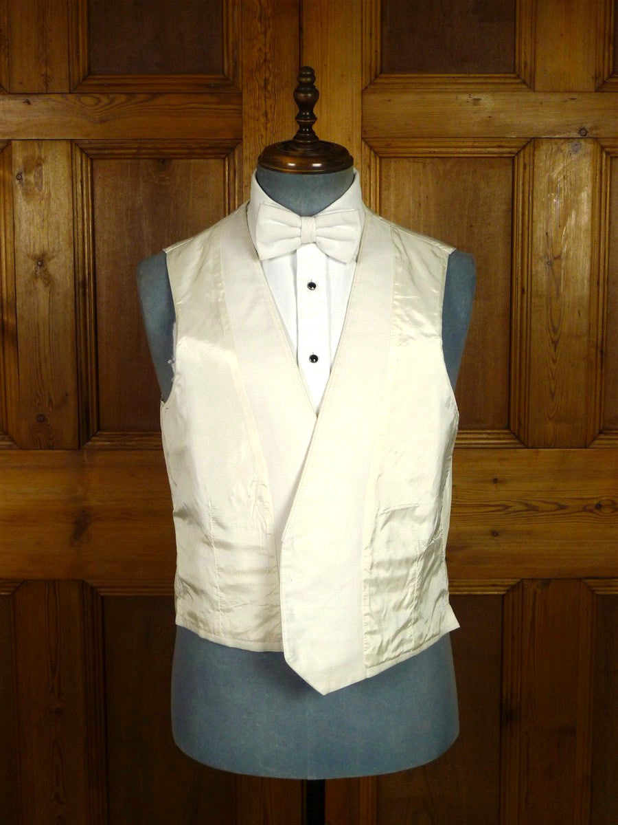 26/0590 vintage ivory white marcella front white-tie evening waistcoat 41