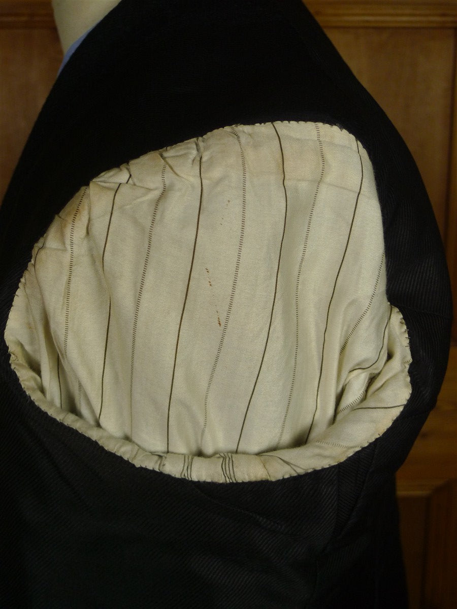 26/0592 beautiful 1920s 1930s vintage antique charcoal grey worsted flannel morning coat 37 regular