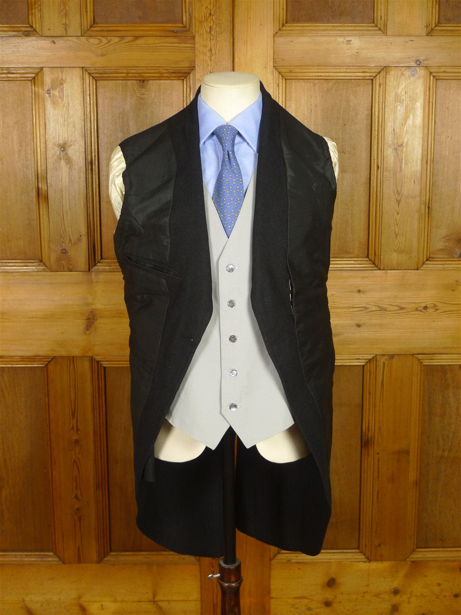 26/0592 beautiful 1920s 1930s vintage antique charcoal grey worsted flannel morning coat 37 regular