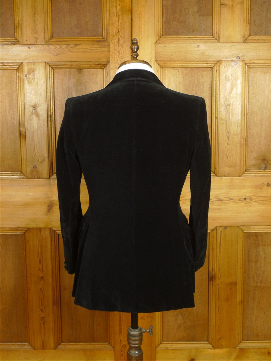 26/0124 vintage 1960s 1970s london boutique d/b velvet evening jacket w/ silk facings & red lining 36-37 regular