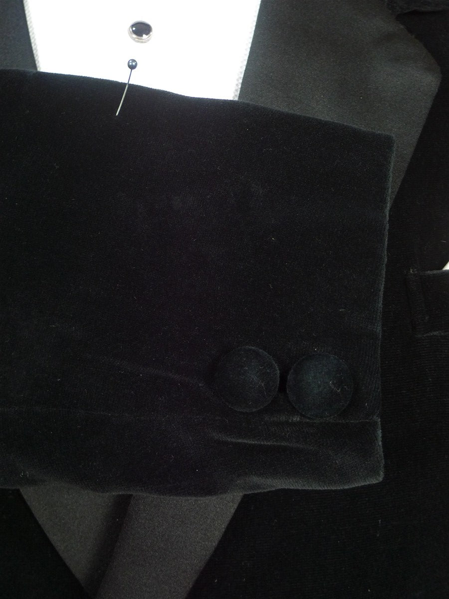 26/0124 vintage 1960s 1970s london boutique d/b velvet evening jacket w/ silk facings & red lining 36-37 regular