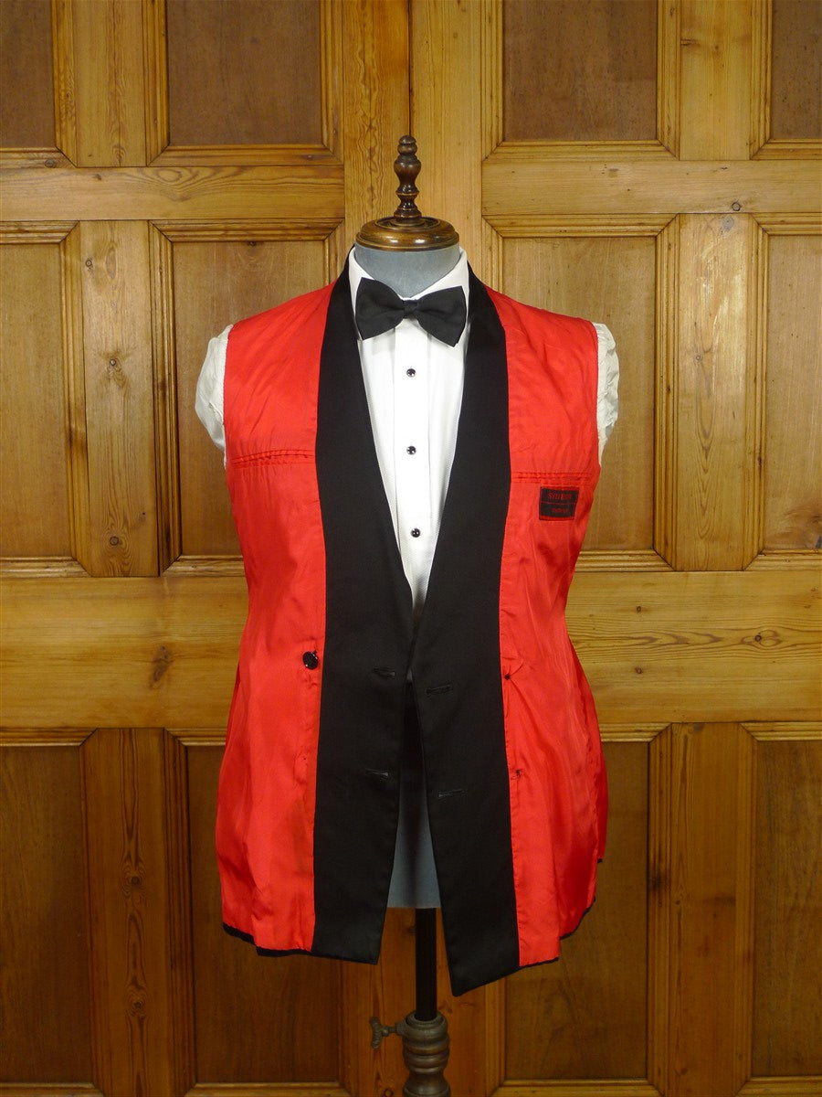 26/0124 vintage 1960s 1970s london boutique d/b velvet evening jacket w/ silk facings & red lining 36-37 regular