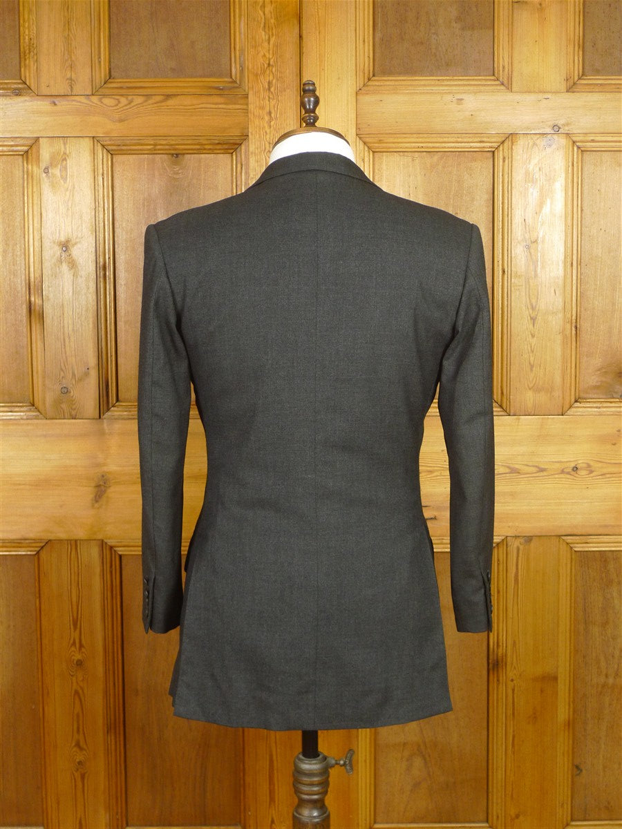 26/0666 immaculate buckleigh sw1 london bespoke grey worsted wool suit w/ green lining 38 short to regular