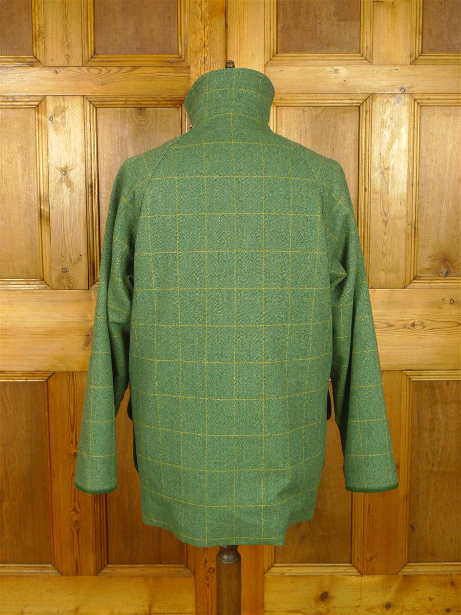 26/0695 immaculate stowers savile row bespoke green / amber wp check tweed shooting coat 44