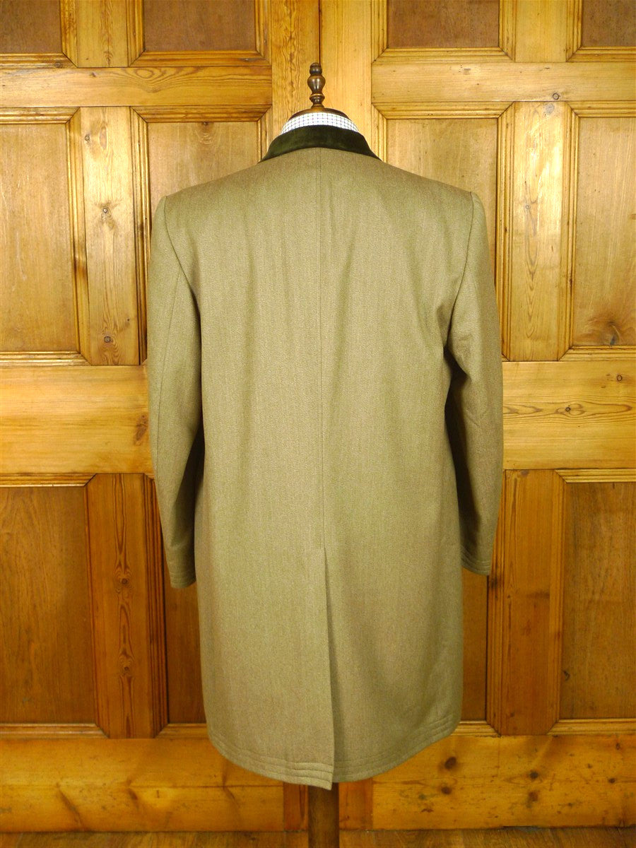 26/0691 immaculate vintage crombie stone venetian wool covert coat overcoat 44-45 regular