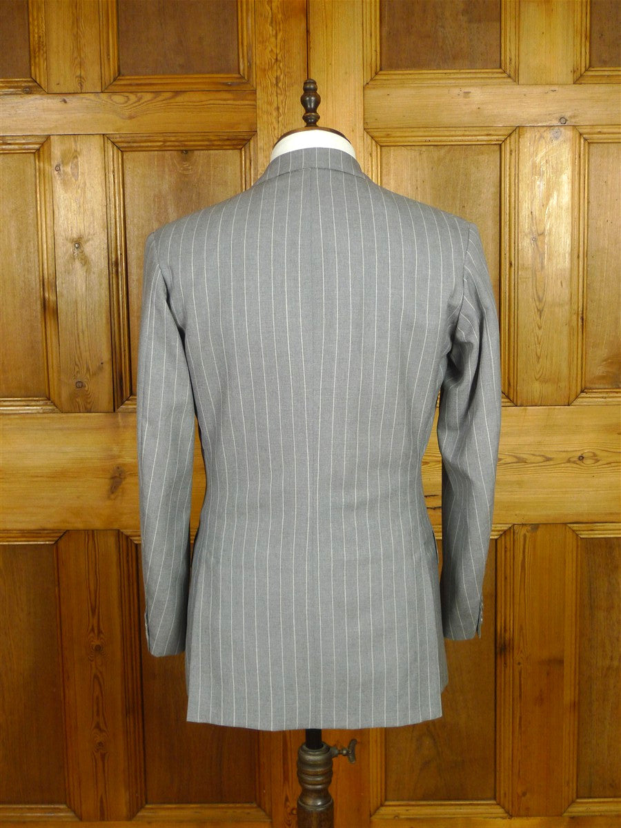 26/0727 near immaculate 2002 anderson & seheppard savile row bespoke grey pin-stripe worsted wool 3-piece suit 38-39 regular