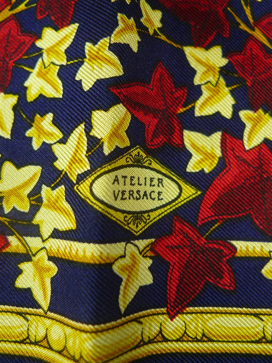 26/0745 immaculate versace gold navy blue 100% silk pocket square