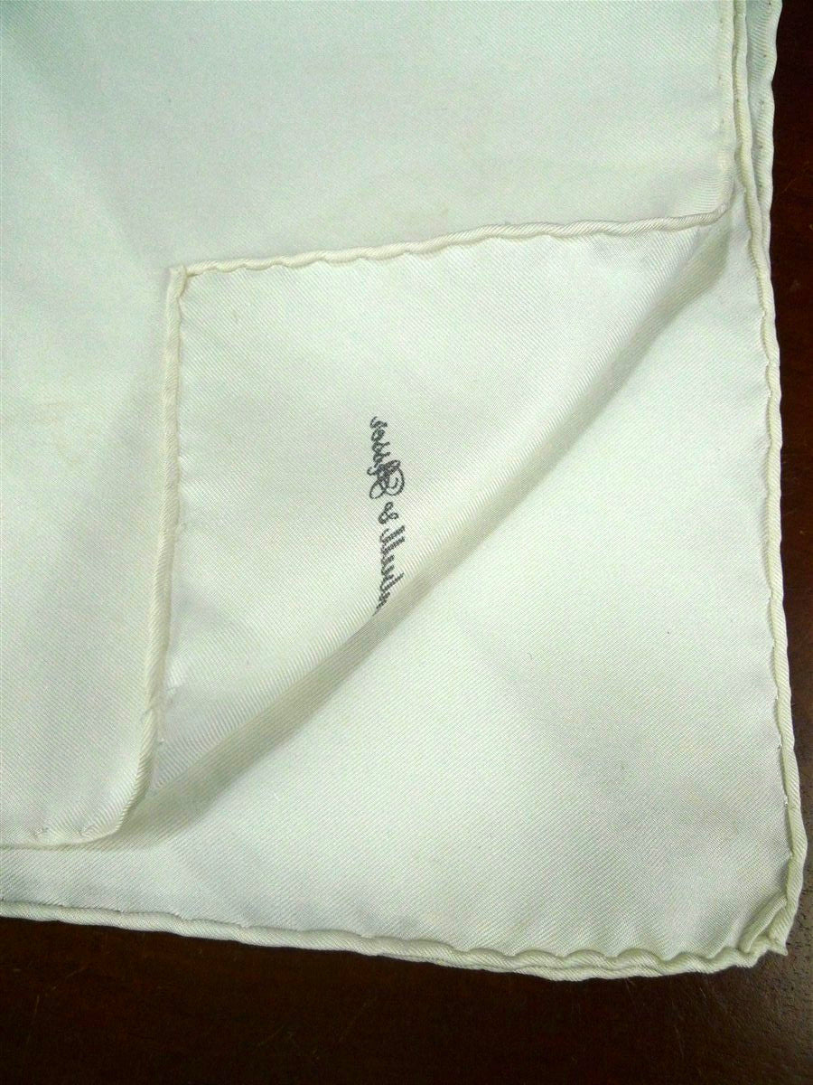 26/0744 immaculate turnbull & asser Jermyn St. cream 100% silk pocket square