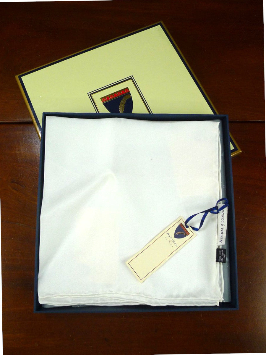 26/0746 new with tags/boxed Aspinal of london cream 100% silk pocket square