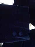 26/0761 beautiful 1950s 1960s vintage savile row bespoke blue velvet d/b shawl dinner / smoking jacket 40 short