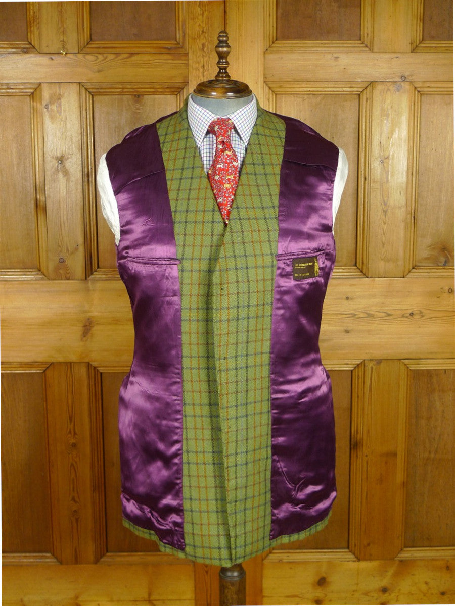 26/0787 immaculate vintage british bespoke tailor green graph check long tweed shooting style jacket w/ beautiful linings 44 regular to long