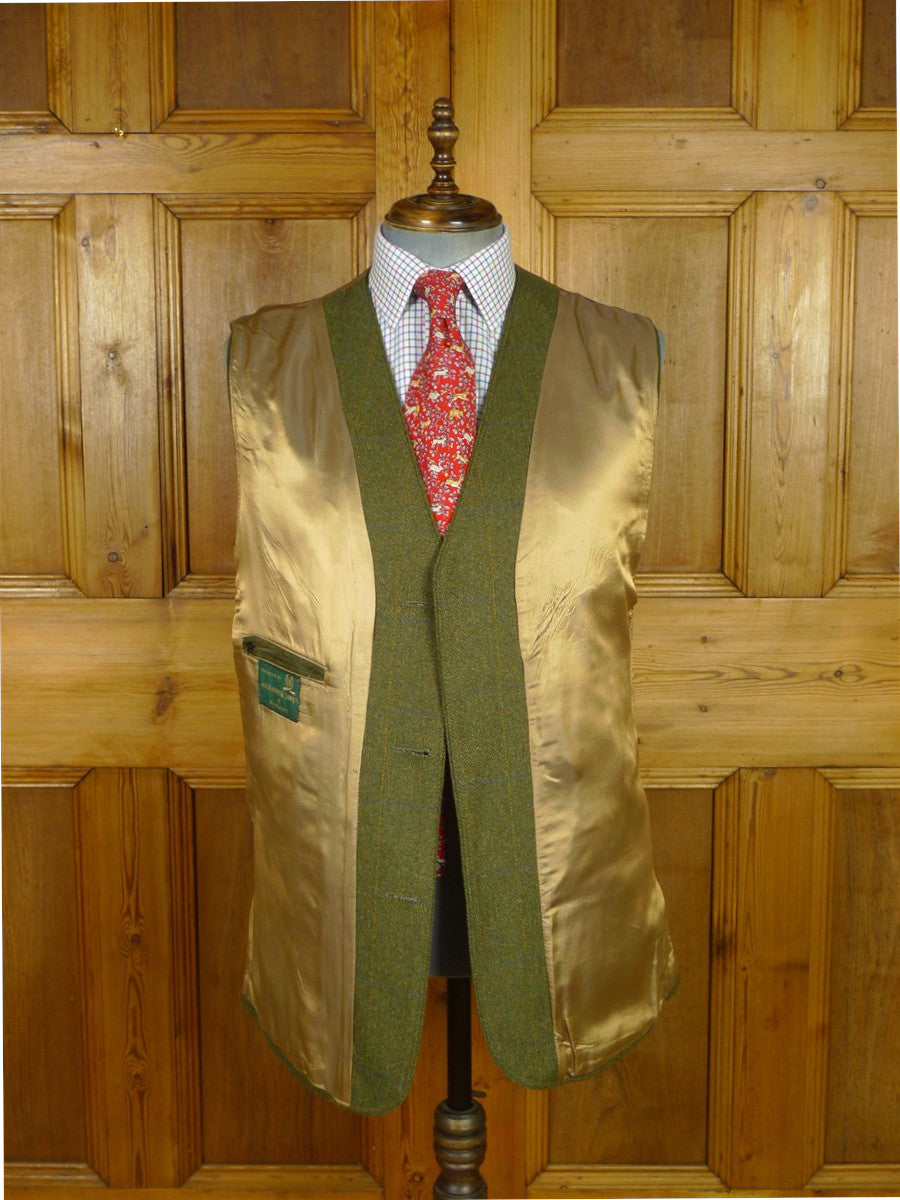 26/0798 immaculate alexander james of pendlebury green wp check tweed shooting vest rrp £295 medium 41