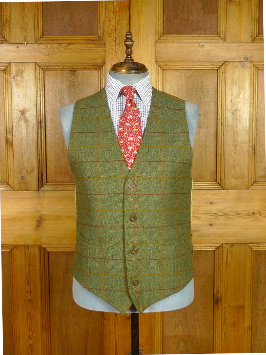 26/0799 immaculate musto performance green wp check tweed shooting waistcoat 44-45