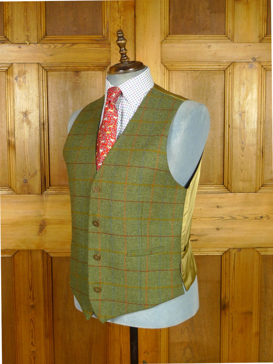 26/0799 immaculate musto performance green wp check tweed shooting waistcoat 44-45