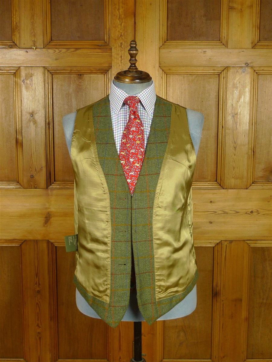 26/0799 immaculate musto performance green wp check tweed shooting waistcoat 44-45