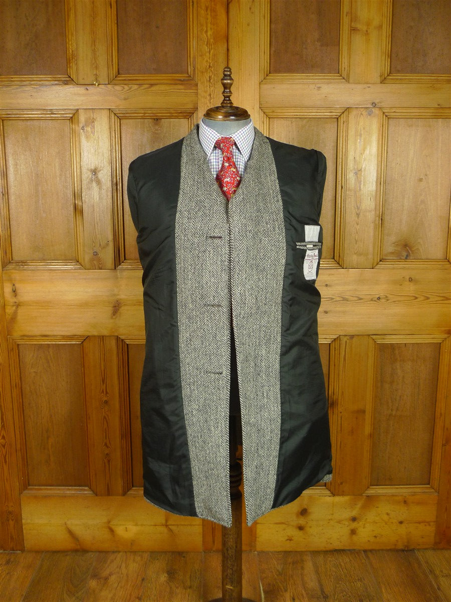 26/0804 vintage harris tweed grey herringbone wool car coat peacoat w/ leather buttons 41-42