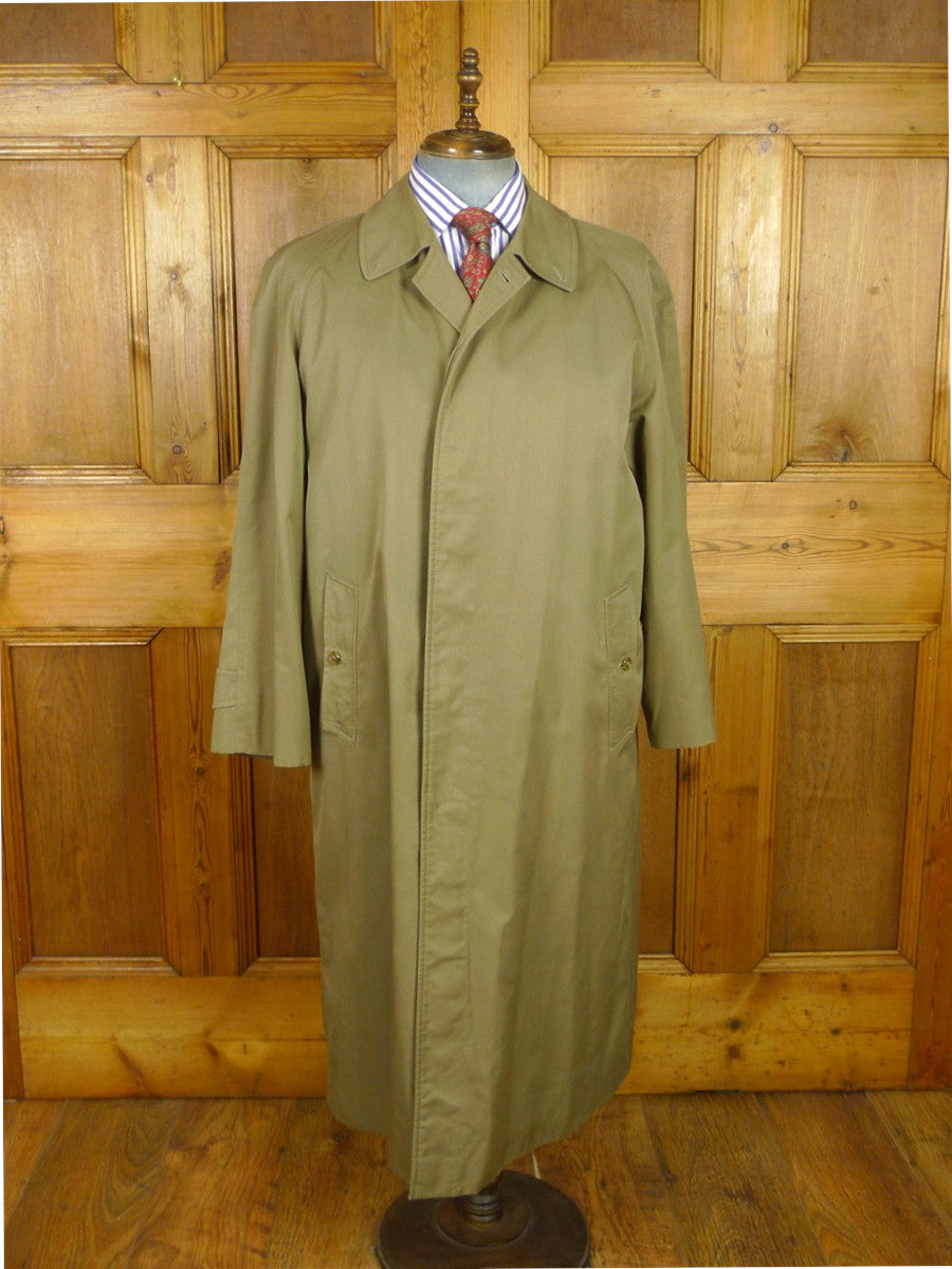 26/0796 near immaculate vintage green burberry cotton mix raincoat mac w/ detachable liner 44