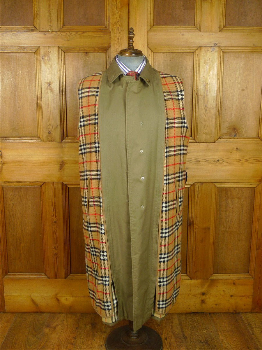26/0796 near immaculate vintage green burberry cotton mix raincoat mac w/ detachable liner 44