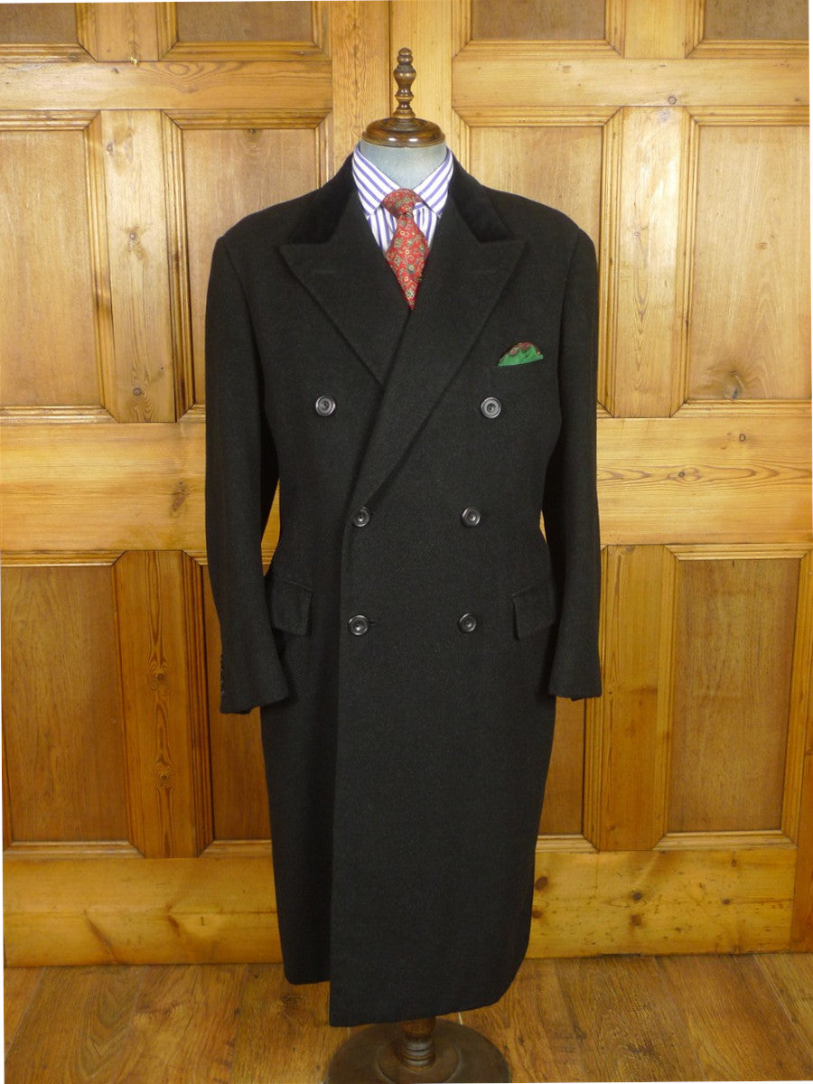 26/0845 stunning 1985 vintage henry poole charcoal grey d/b cashmere 'king coat' overcoat overcoat w/ silk-velvet collar 46