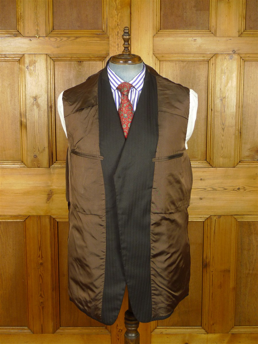 26/0849 immaculate vintage 1999 henry poole savile row bespoke dark brown herringbone worsted suit 42 regular
