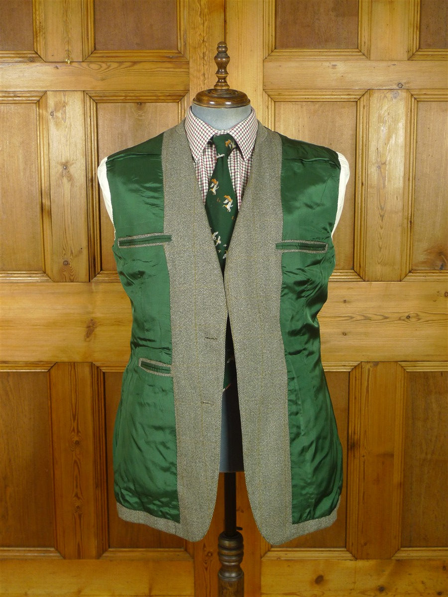 26/0846 immaculate vintage british bespoke tailored green wp check green herringbone tweed suit 42 regular to long