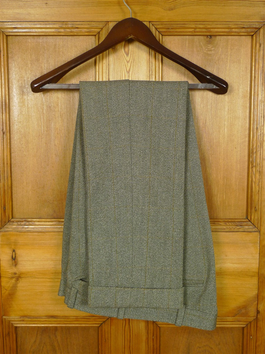 26/0846 immaculate vintage british bespoke tailored green wp check green herringbone tweed suit 42 regular to long
