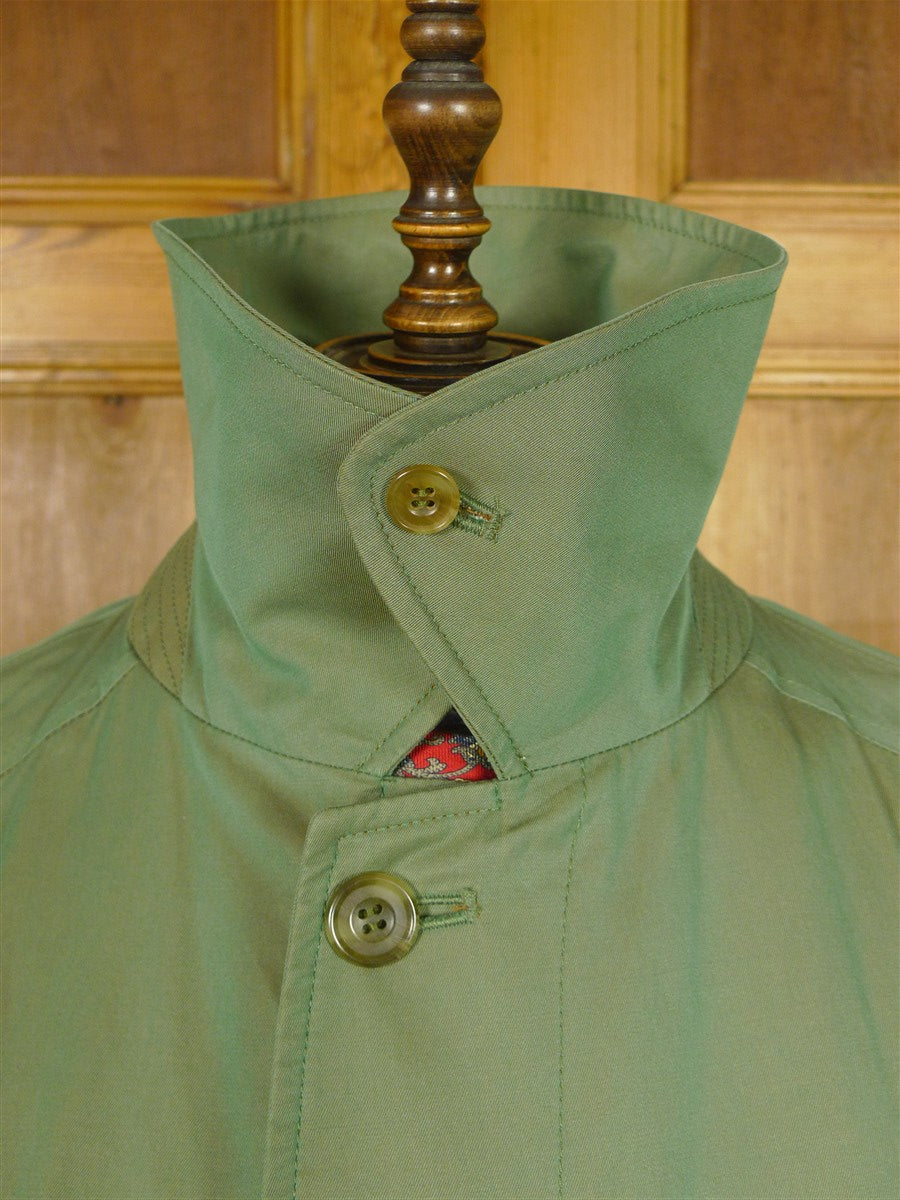 26/0857 wonderful vintage daks 2-tone green 100% cotton belted raincoat mac w/ removable red wool liner 42-44