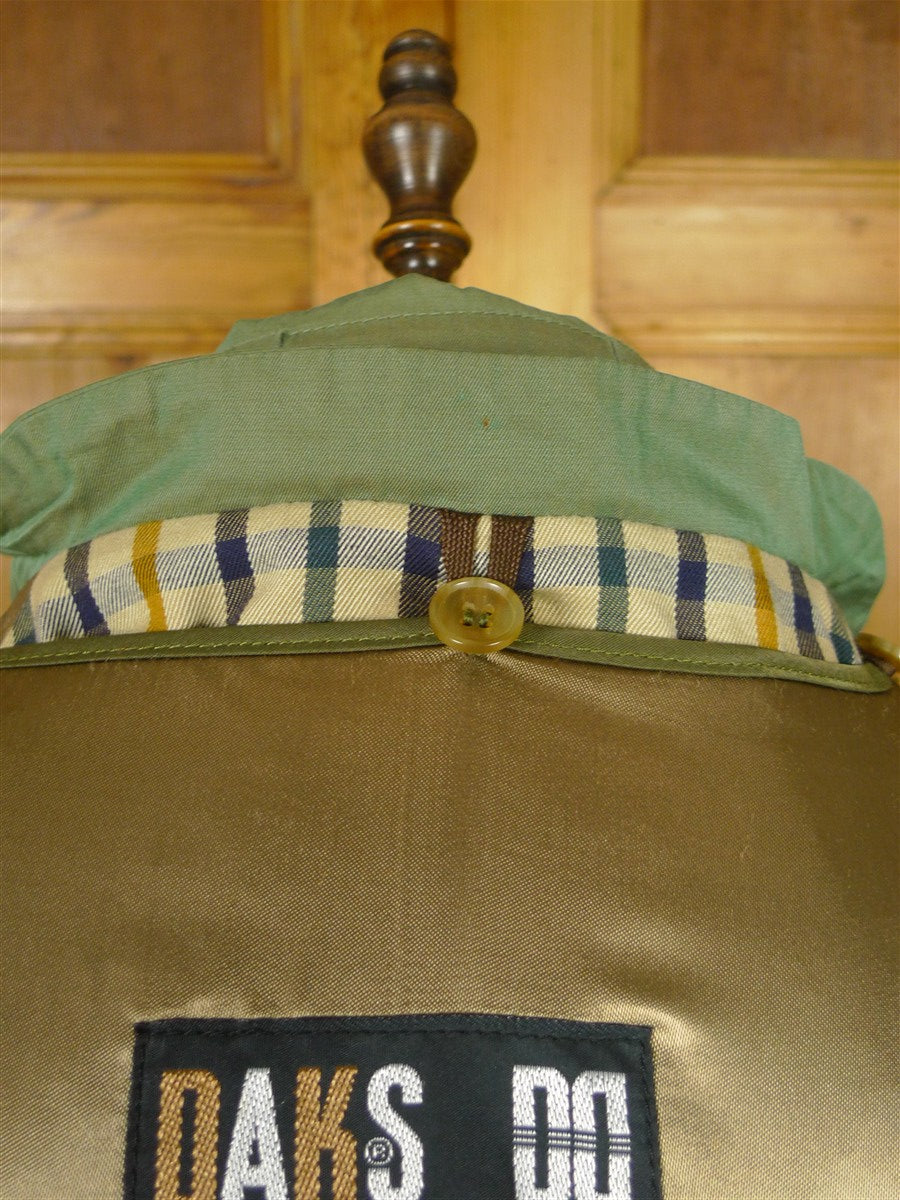 26/0857 wonderful vintage daks 2-tone green 100% cotton belted raincoat mac w/ removable red wool liner 42-44