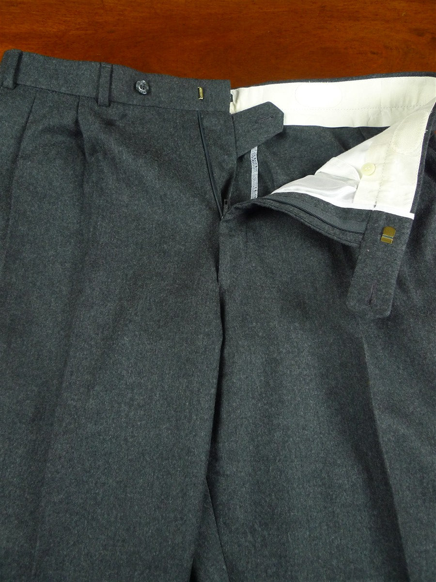 26/0860 daks grey worsted flannel twin-pleat trouser w/ turn-up 34-36