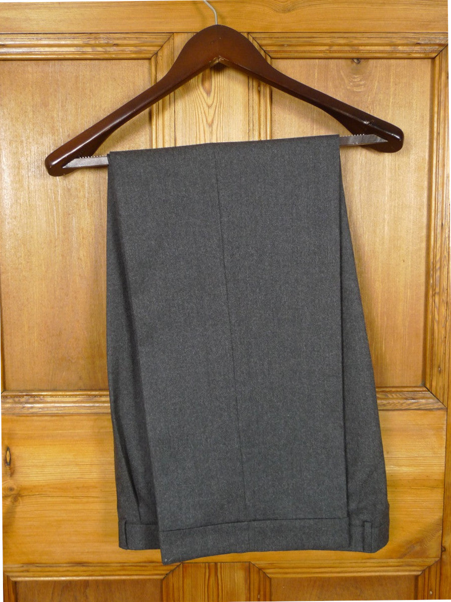26/0860 daks grey worsted flannel twin-pleat trouser w/ turn-up 34-36