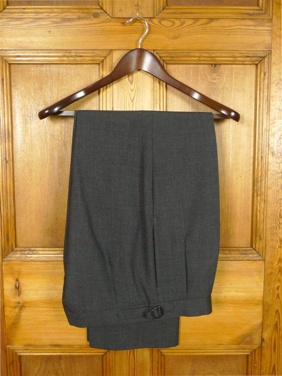 26/0863 immaculate bespoke tailored grey wool twin-pleated trouser with side adjusters 31-34