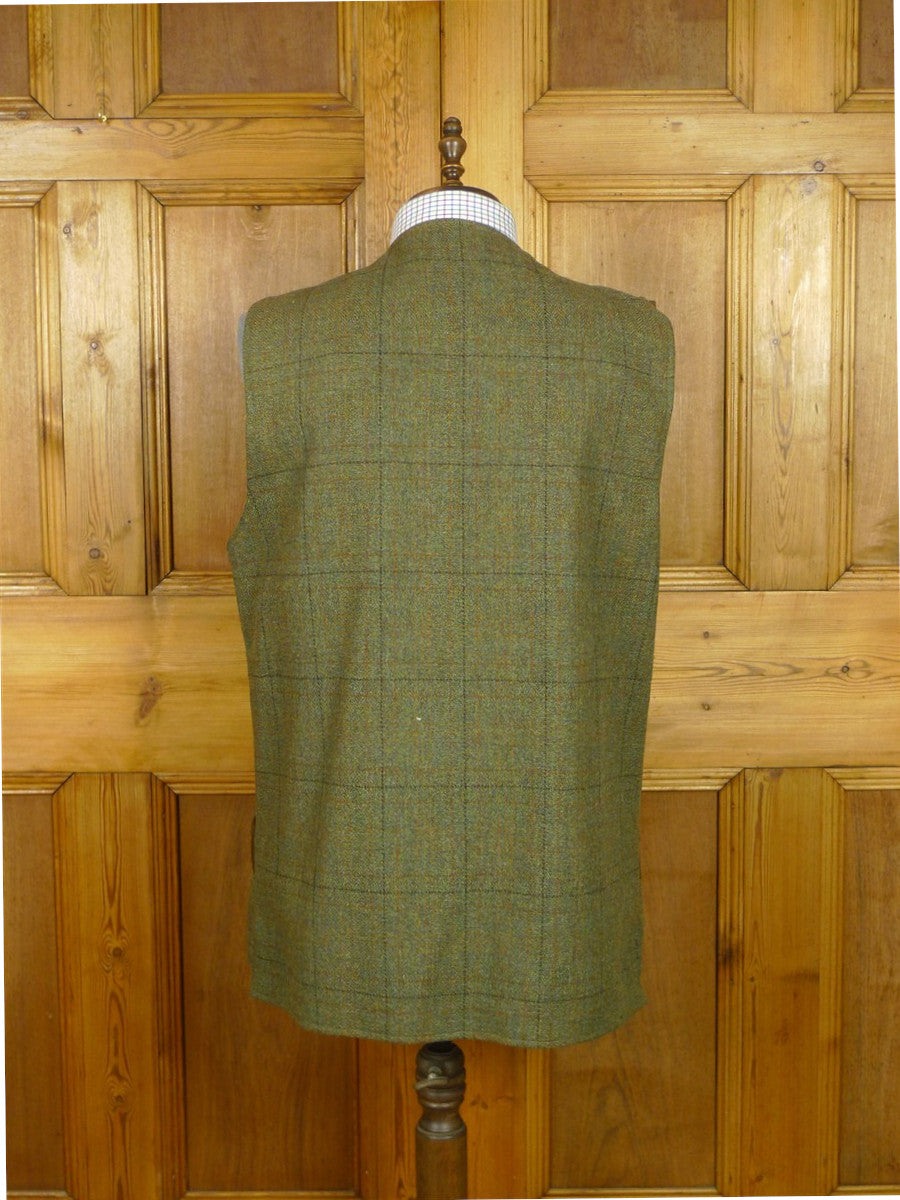 26/0870 vintage tailor-made green wp check tweed shooting waistcoat vest w/ suede facings & cotton lining 47-48 long