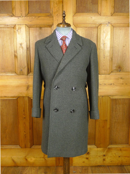 26/0936 immaculate wonderful 1960s vintage british d/b coat overcoat w/ back strap 38-39