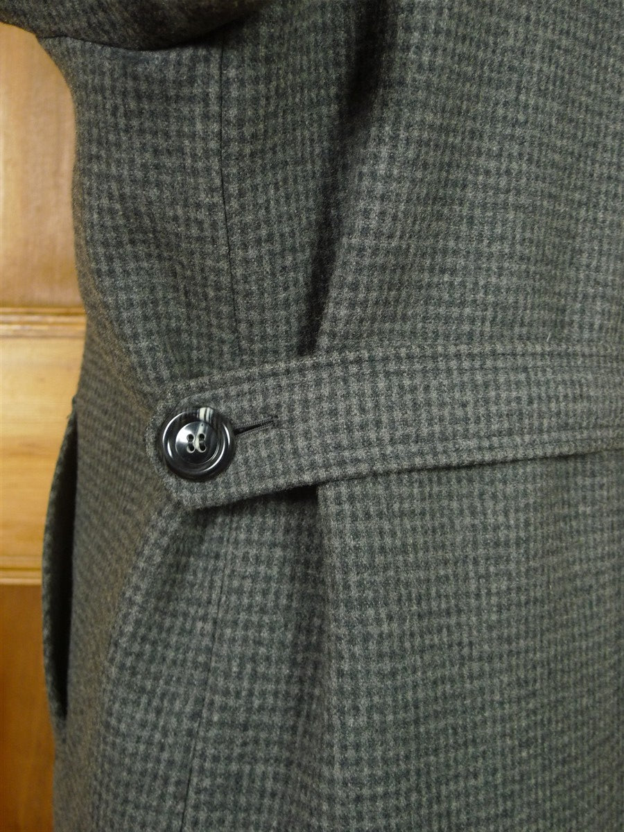 26/0936 immaculate wonderful 1960s vintage british d/b coat overcoat w/ back strap 38-39