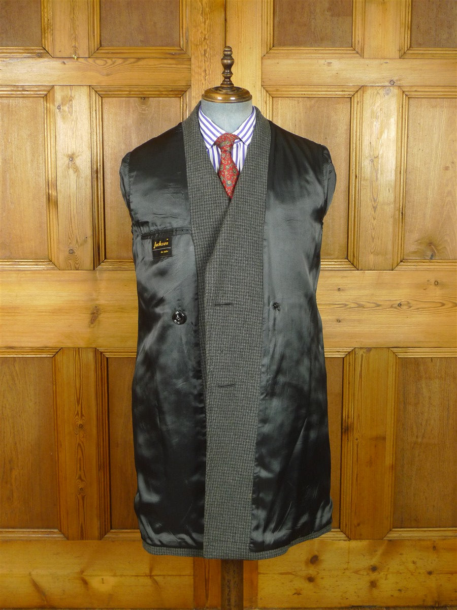 26/0936 immaculate wonderful 1960s vintage british d/b coat overcoat w/ back strap 38-39
