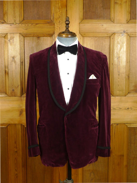 26/0945 genuine 1960s vintage burgundy red shawl lapel dinner / smoking jacket w/ braid trims 39-40 short to regular