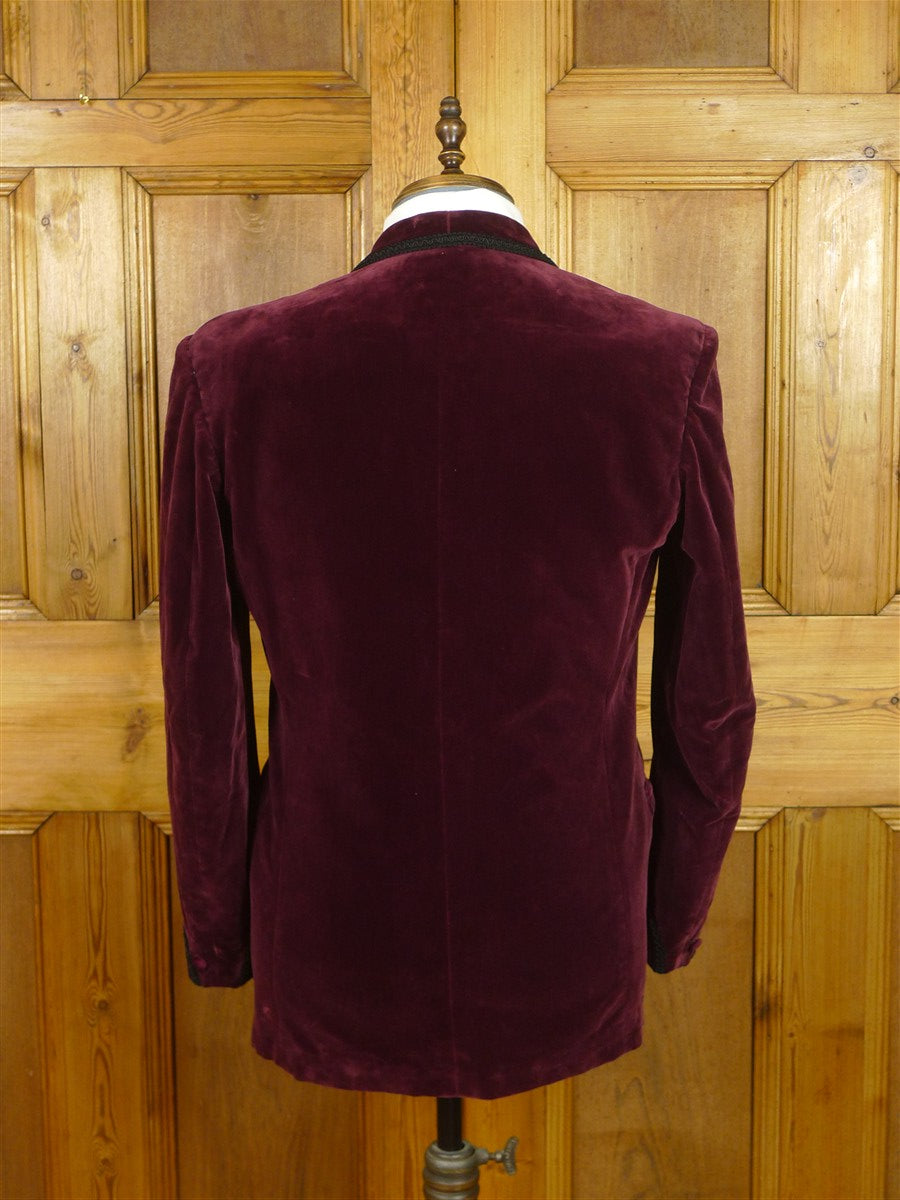 26/0945 genuine 1960s vintage burgundy red shawl lapel dinner / smoking jacket w/ braid trims 39-40 short to regular