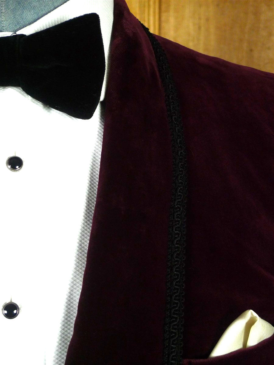 26/0945 genuine 1960s vintage burgundy red shawl lapel dinner / smoking jacket w/ braid trims 39-40 short to regular