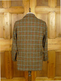 26/0982 exceptional immaculate vintage invertere tweed field shooting coat w/ action back & red wool lining 40-42
