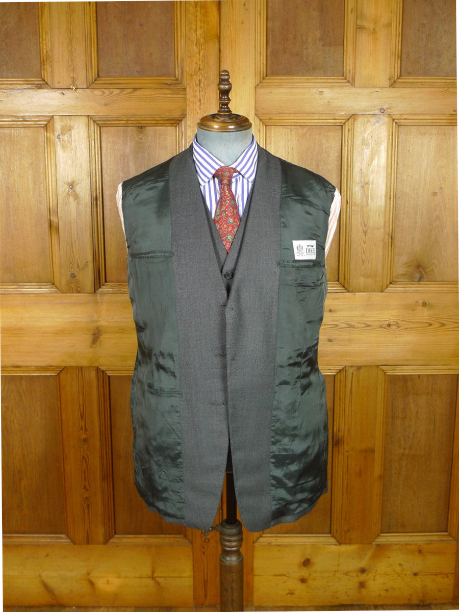 26/1006 immaculate 2000 dege savile row bespoke grey worsted wool 3-piece suit plus spare trouser 40 regular
