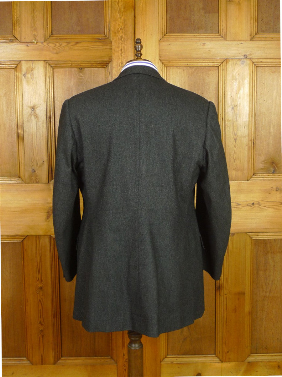 26/1043 dege & skinner 2011 savile row bespoke charcoal grey worsted flannel suit 46 regular