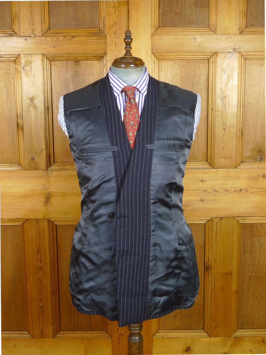26/1117 near immaculate 1989 vintage savile row bespoke navy blue pin-stripe d/b worsted suit 42 regular to long