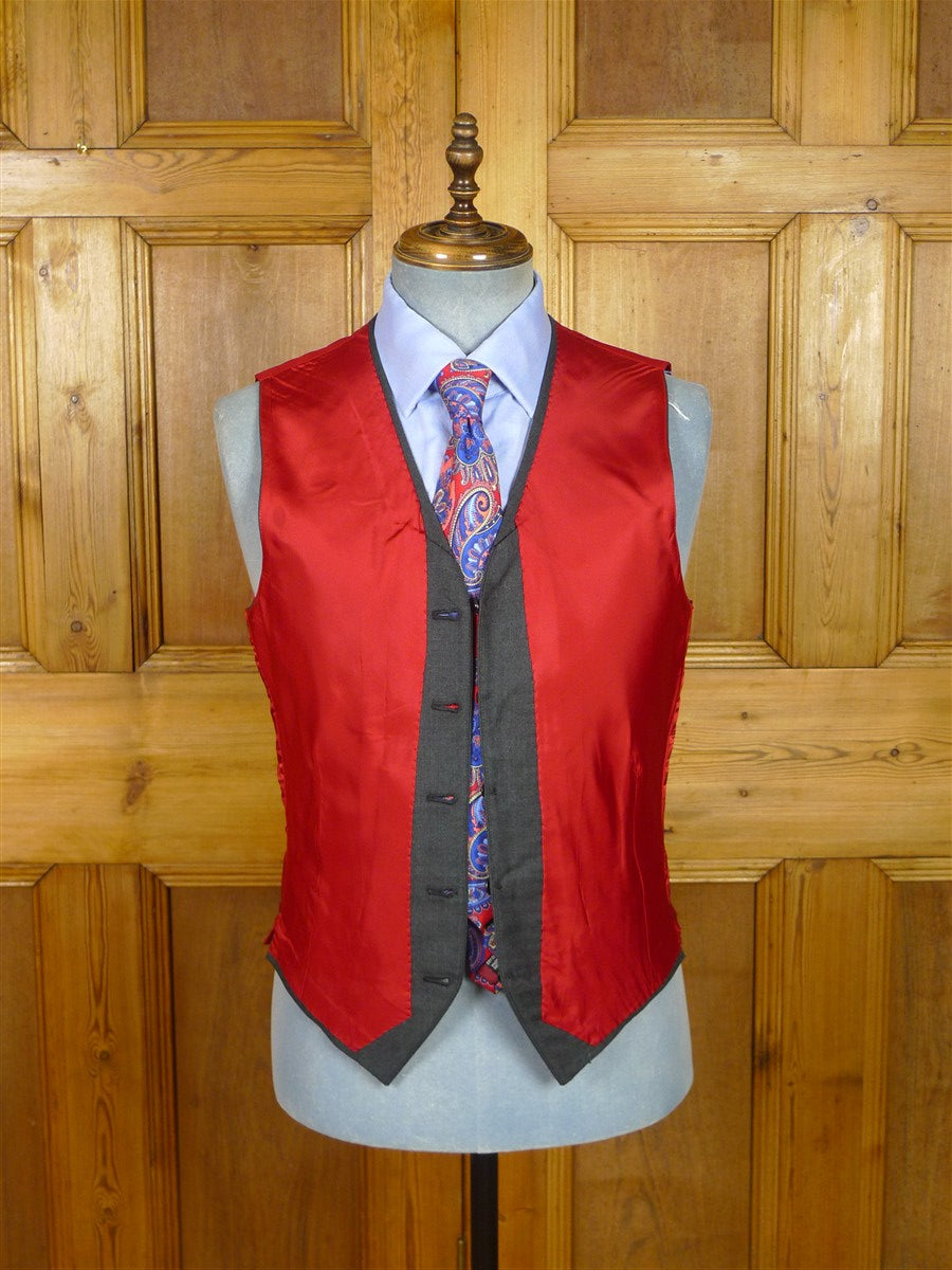 26/1106 apsley mayfair 2010 bespoke canvassed grey worsted 3-piece suit 38 regular